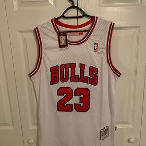 Authentic Michael Jordan Mitchell Ness 97-98 Finals 
Bulls Jersey size XL